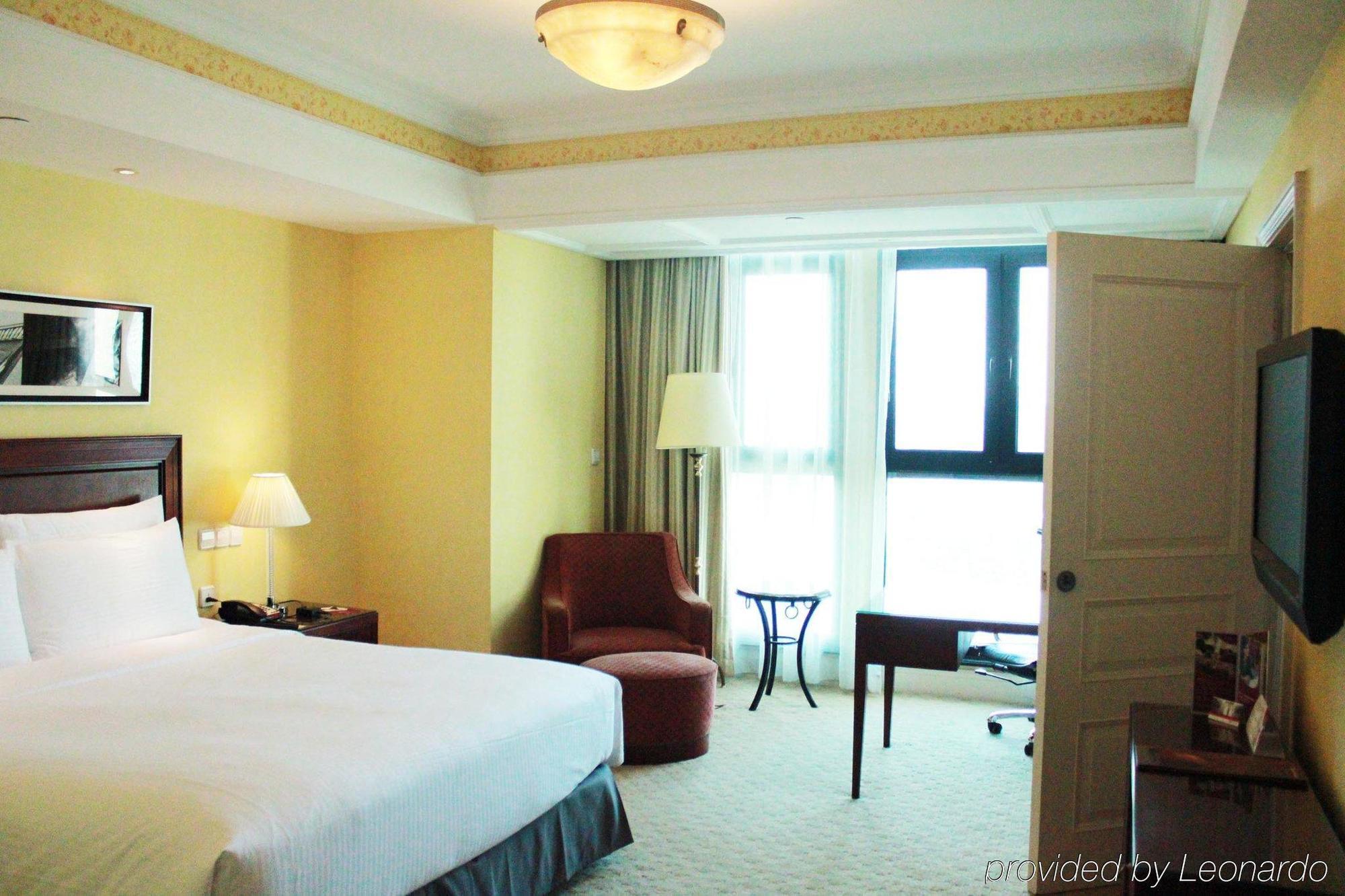 Parkline Century Park Hotel Shanghai Bagian luar foto