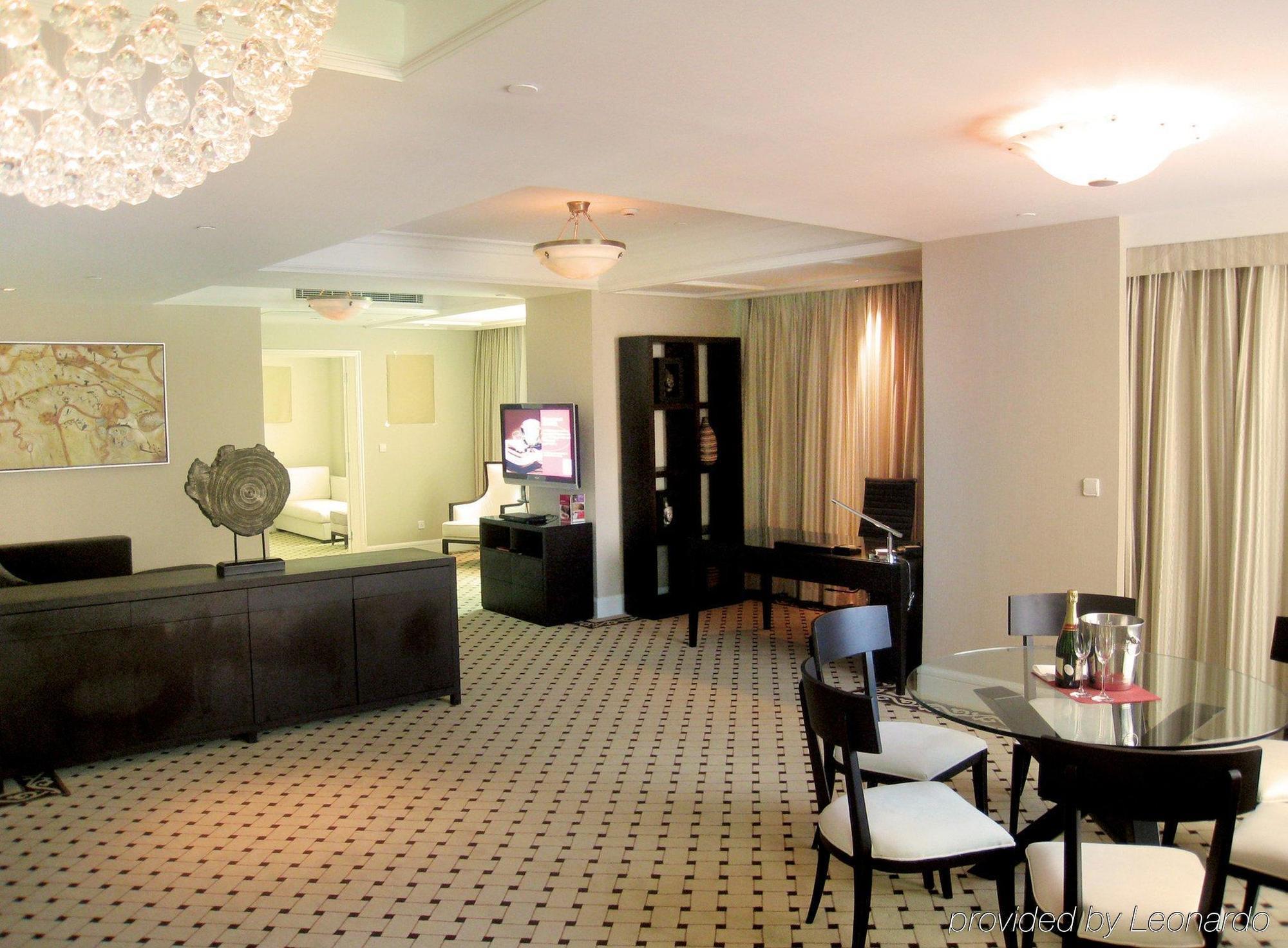 Parkline Century Park Hotel Shanghai Bagian luar foto