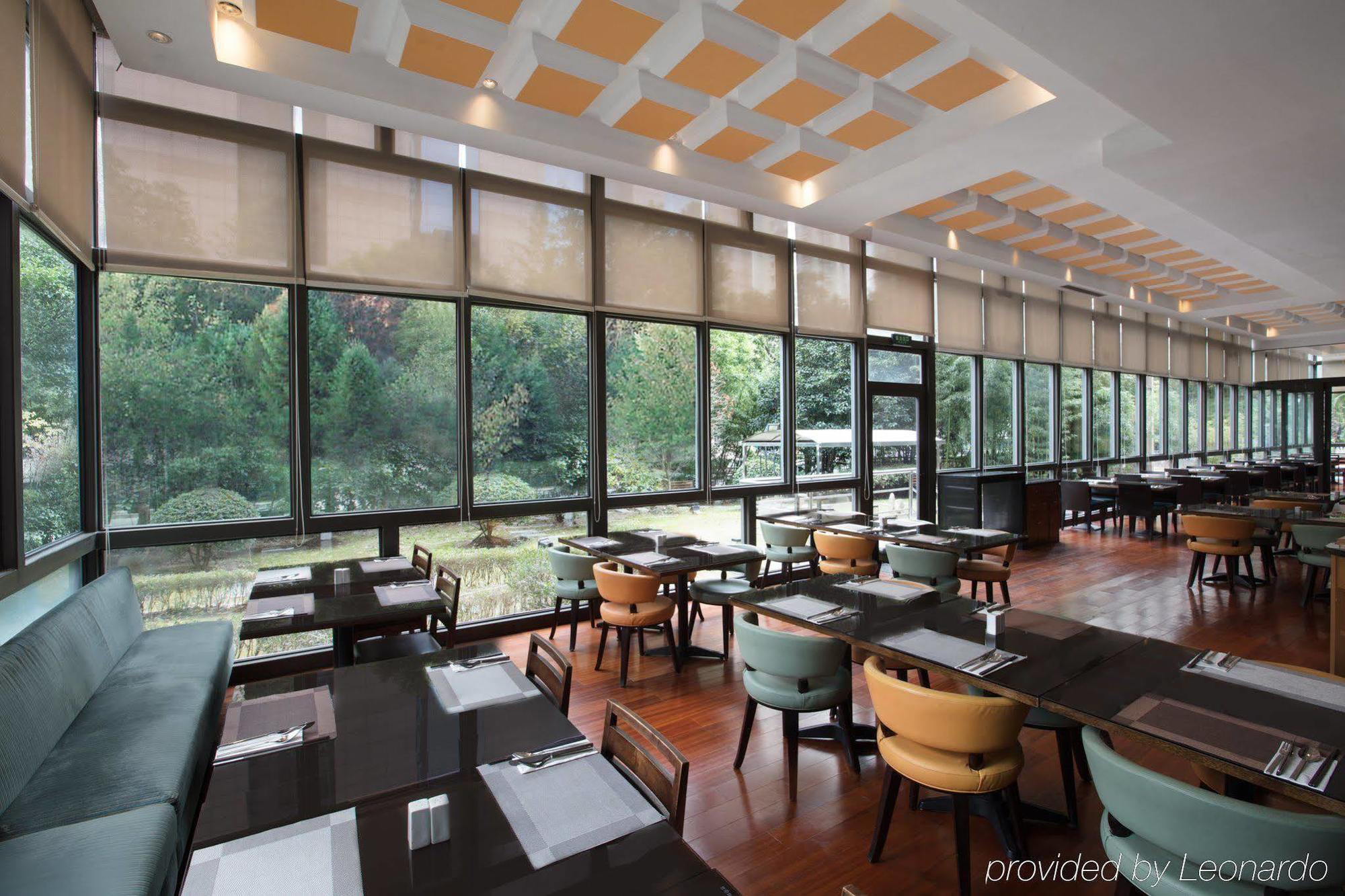 Parkline Century Park Hotel Shanghai Bagian luar foto