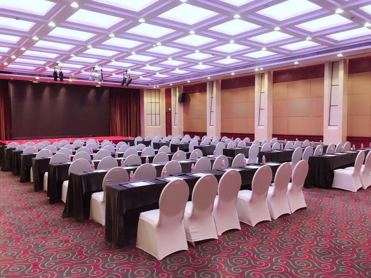 Parkline Century Park Hotel Shanghai Bagian luar foto